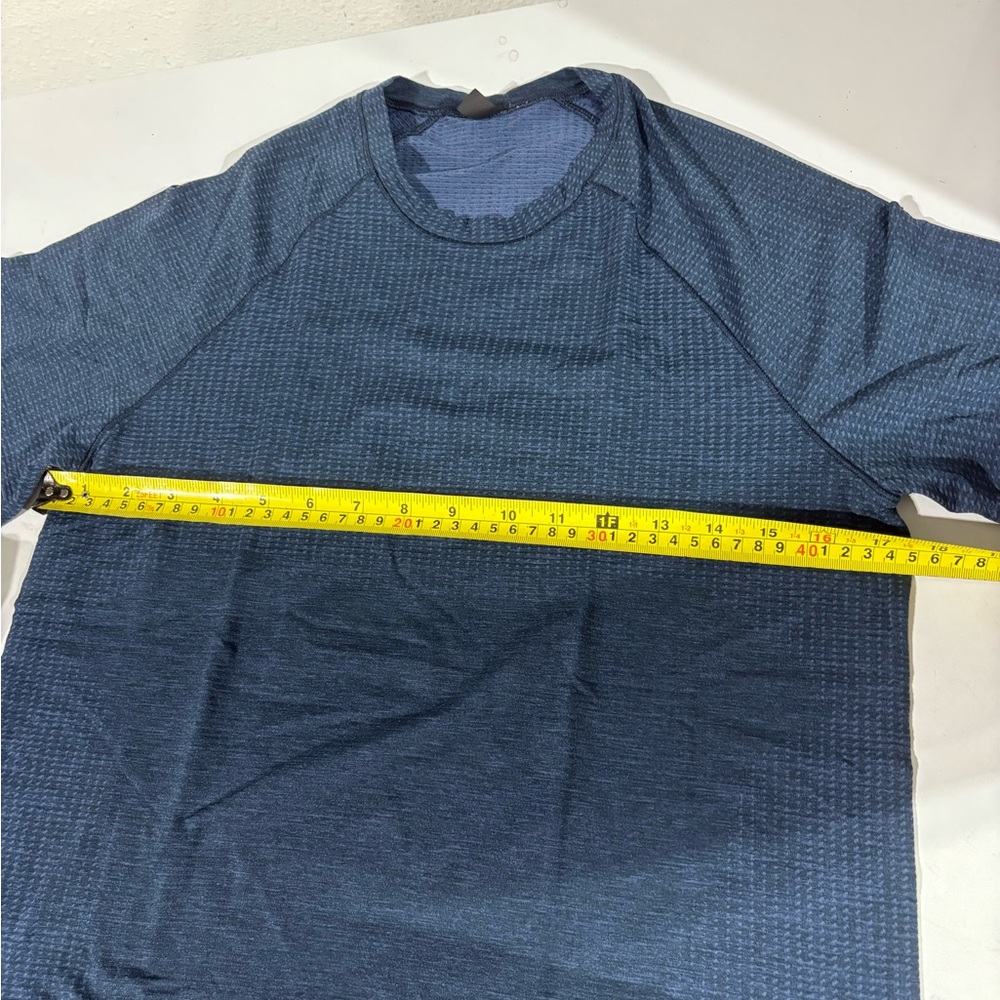 Lululemon Metal Vent Shirt Dark Blue Small - Picture 3 of 4